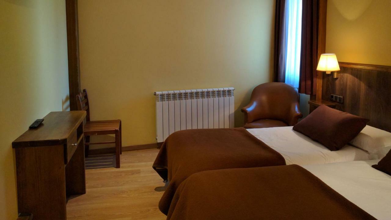 Hotel Hostal Talabart Les Zewnętrze zdjęcie